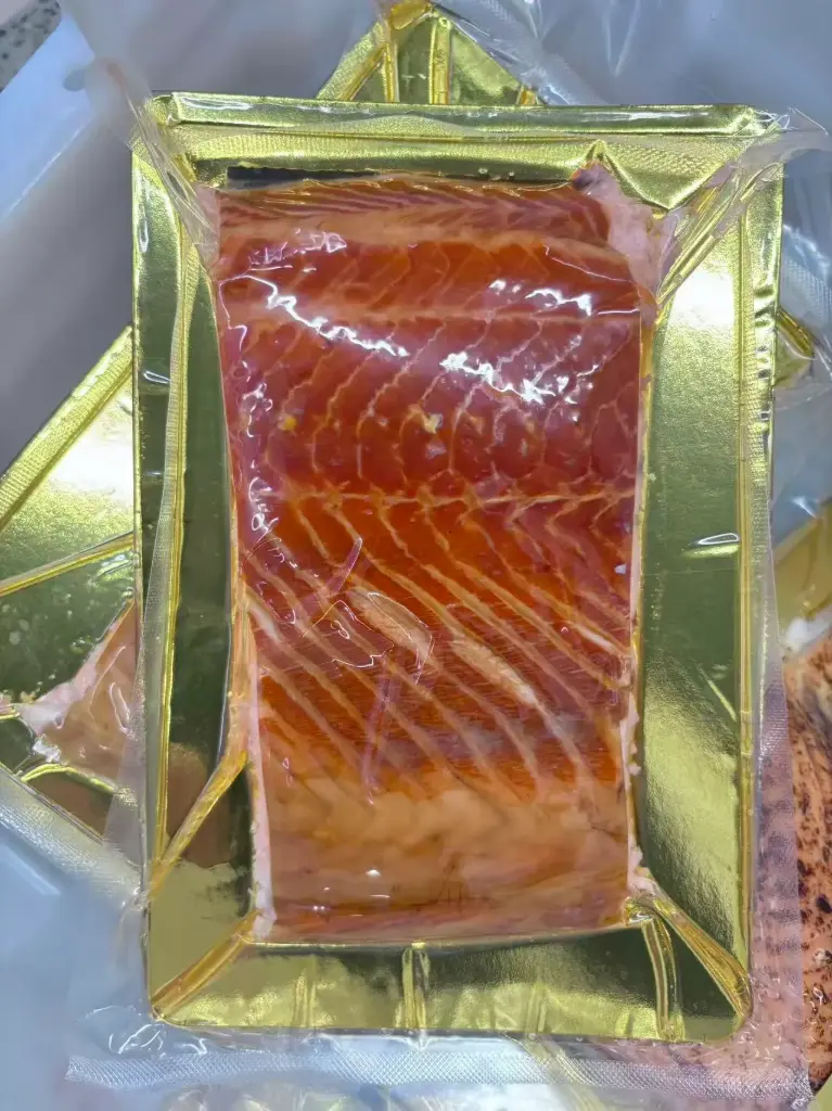 烟熏三文鱼 (熟) ±350g/小包装 称重/kg | Salmon Warm Smoke ±350g/Small Pack by Weight/kg