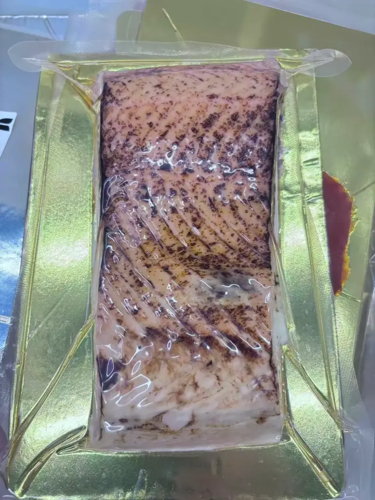 Grillattu lohi, pienpakkaus – myydään painon mukaan/kg | 火烤三文鱼 小包装 称重/kg
